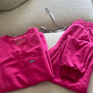 Figs hot pink set